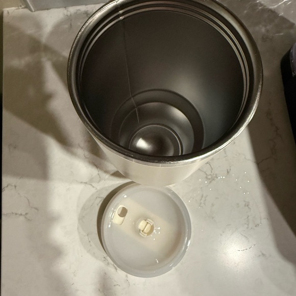 Stanley Quencher 30oz Cream Tumbler w/ Lid – NO STRAW - Picture 3 of 5